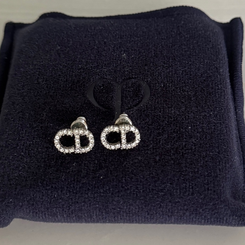 Dior CD stud earrings